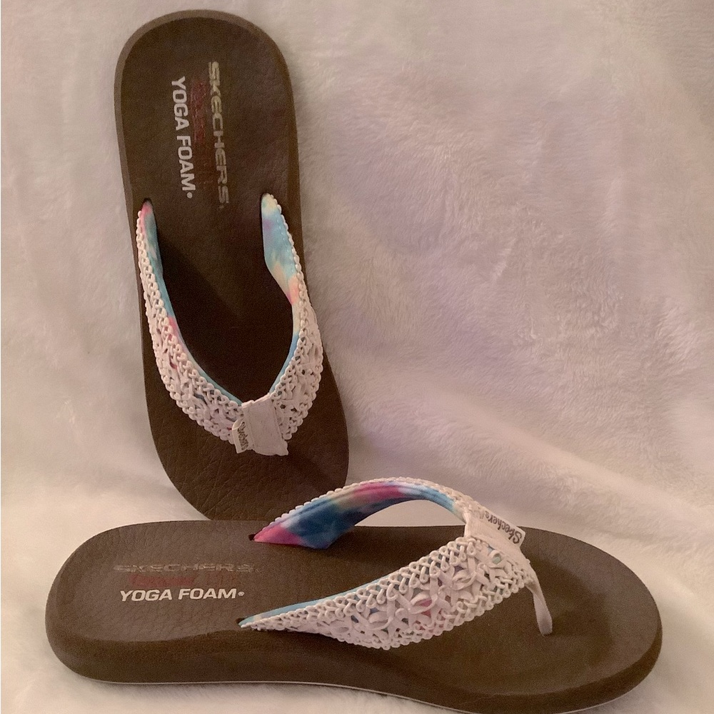 Skechers With Yoga Foam women’s Flip Flops size 8